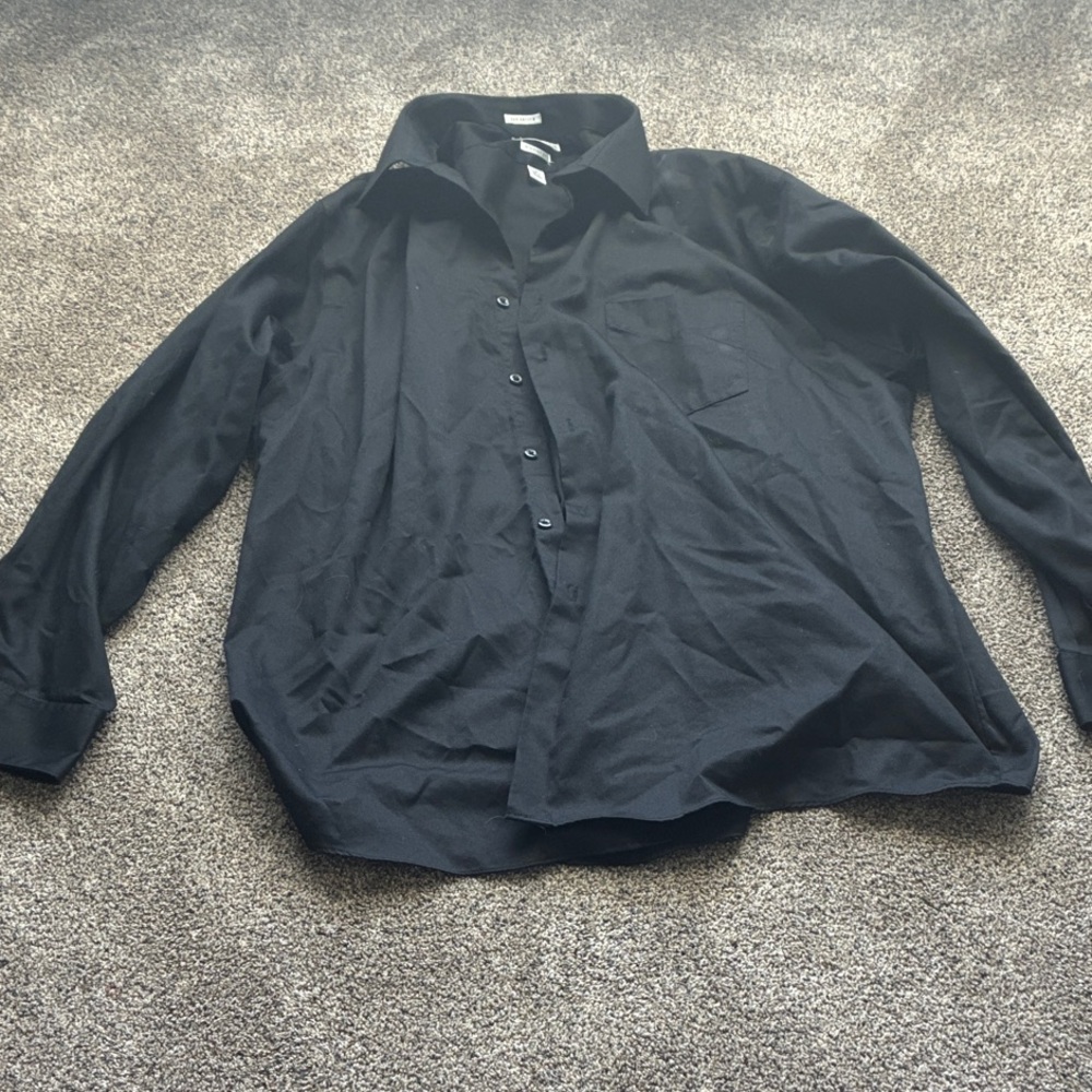 Van Heusen Men's Dark Casual Button Down Shirt
